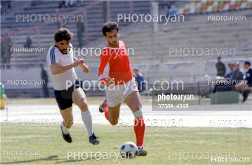 بازیکنان دهه های مختلف فوتبال ایران 11-محسن عاشوریَ,