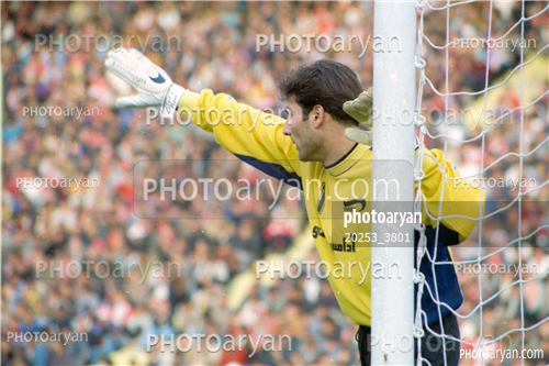 پیروزی 2-استقلال 0-78/12/08-هادی طباطبایی,