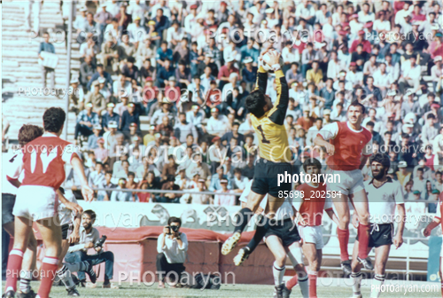 بازیکنان دهه های مختلف فوتبال ایران22-فرشاد پیوس  Farshad Pious,حمید درخشان,شاهرخ بیانی,