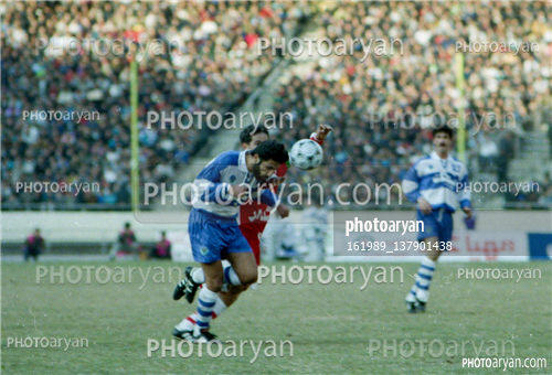 استقلال 0 -پرسپولیس 0 (1374/10/08)-