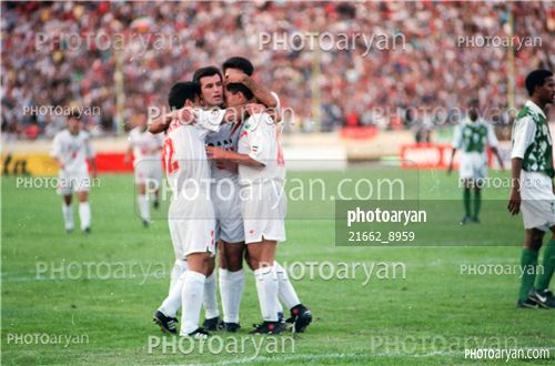 بازیکنان دهه های مختلف فوتبال ایران 6-مهدی مهدوی کیا,حمید استیلی,علی دایی  Ali Daei,علی اصغر مدیر روستا,