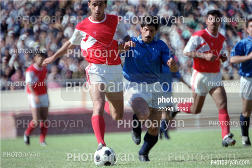 بازیکنان دهه های مختلف فوتبال ایران 7-محسن عاشوریَ,