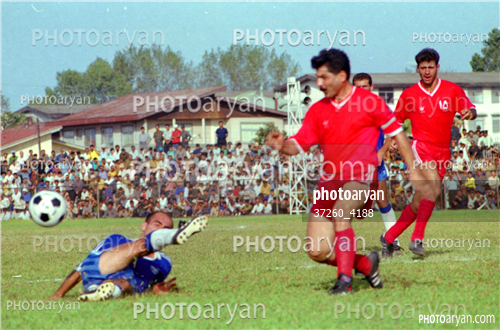 بازیکنان دهه های مختلف فوتبال ایران 11-محمد پنجعلی,فریبرز مرادی,