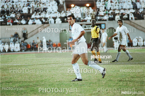 بازیکنان دهه های مختلف فوتبال ایران 1-محسن عاشوریَ,تیم ملی,