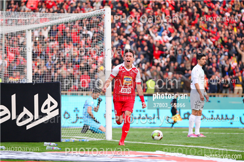 پرسپولیس 4 -ذوب آهن اصفهان 0 (96/09/10)-فرشاد احمدزاده,