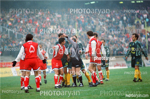 بازیکنان دهه های مختلف فوتبال ایران 6-افشین پیروانی,اسماعیل حلالی,بهنام سراج,