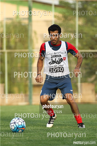 تمرین پرسپولیس در ورزشگاه خیریه عمل 96/02/23-وحید امیری,