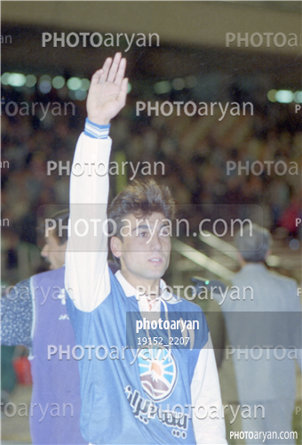 بازیکنان دهه های مختلف فوتبال ایران 3-علی اکبریان,