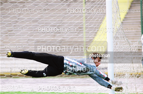 بازیکنان دهه های مختلف فوتبال ایران 2-هادی طباطبایی,