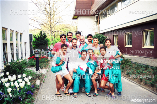 بازیکنان دهه های مختلف فوتبال ایران 2-افشین پیروانی,حمید درخشان,مجید نامجو مطلق,محمد خاکپور,علی دایی  Ali Daei,مهدی فنونی زاده,رضا رضایی منش,بهزاد غلامپور,جواد زرینچه,علی اصغر مدیر روستا,فرشاد فلاحت زاده,مهدی اربابی,