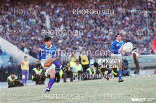 بازیکنان دهه های مختلف فوتبال ایران 1-دربی,محمد تقوی,