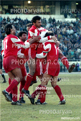 بازیکنان دهه های مختلف فوتبال ایران 5-حمید درخشان,امیر موسوی نیا,