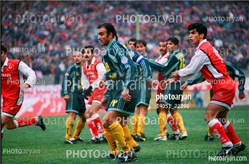 بازیکنان دهه های مختلف فوتبال ایران 1-افشین پیروانی,نعیم سعداوی,علی رضا امامی فر,وحید هاشمیان,