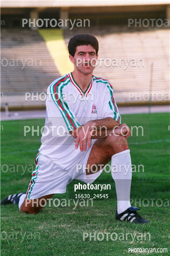 بازیکنان دهه های مختلف فوتبال ایران 2-کریم باقری,