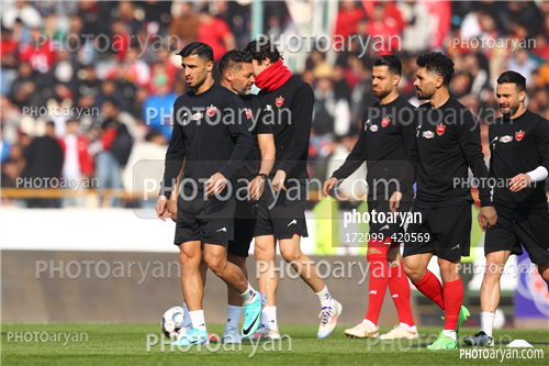 پرسپولیس  2-تراکتور  0    (1403/11/07)-