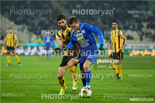 استقلال 3-سپاهان اصفهان  0 (96/09/15)-