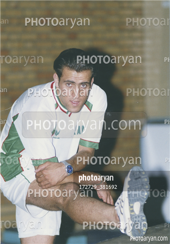 بازیکنان دهه های مختلف فوتبال ایران 40-علی کریمی Ali Karimi,