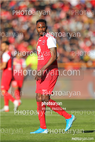 پرسپولیس 2-استقلال 2 (98/11/17)-Christian Osaguona (کریستین اوساگونا),