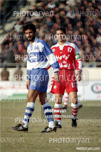 استقلال 0 -پرسپولیس 0 (1374/10/08)-