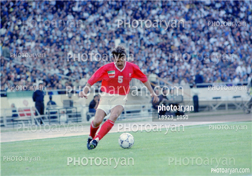 بازیکنان دهه های مختلف فوتبال ایران 3-جواد زرینچه,