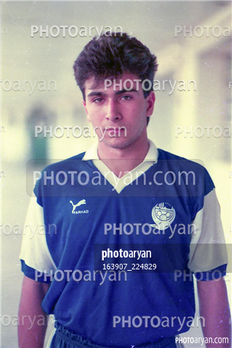 بازیکنان دهه های مختلف فوتبال ایران 36 -کوروش تشت زر,