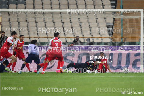 پرسپولیس 2-تراکتور 0  (1402/12/02)-