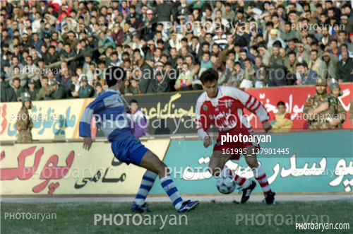 استقلال 0 -پرسپولیس 0 (1374/10/08)-