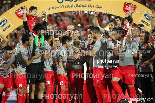 جشن قهرمانی تیم فوتبال پرسپولیس 96/01/30-مهدی طارمی,علیرضا بیرانوند,وحید امیری,سید جلال حسینی,کمال کامیابی نیا,ابوالفضل درویشوند,