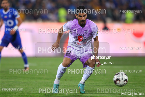 استقلال 3-هوادار 2  (1402/07/28)-