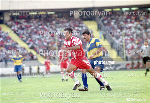 بازیکنان دهه های مختلف فوتبال ایران 5-نادر محمدخانی,رضا ترابیان,