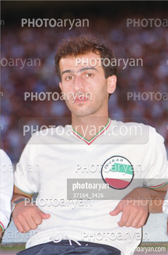 بازیکنان دهه های مختلف فوتبال ایران 11-محسن عاشوریَ,