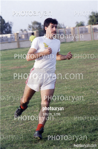 بازیکنان دهه های مختلف فوتبال ایران 3-صادق ورمزیار,