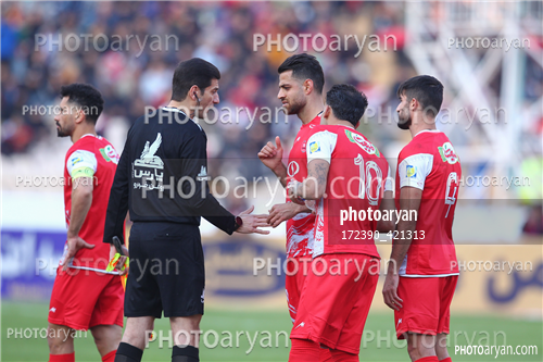 پرسپولیس  2-تراکتور  0    (1403/11/07)-مرتضی پور علی گنجی,میلاد محمدی,امید عالیشاه,عیسی ال کثیر,