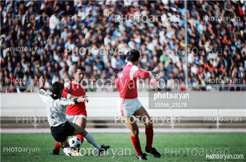 بازیکنان دهه های مختلف فوتبال ایران 2-محسن عاشوریَ,