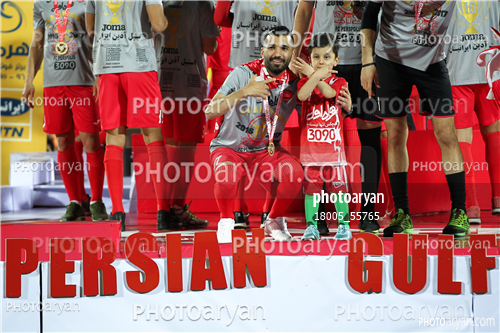 جشن قهرمانی تیم فوتبال پرسپولیس 96/01/30-محسن مسلمان,طاها بیرانوند,