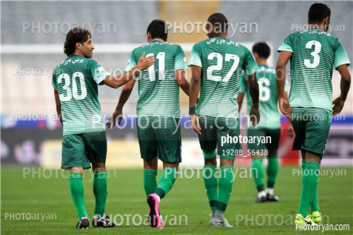 پرسپولیس 3-ذوب آهن اصفهان 3-96/02/09-وحید محمدزاده,مرتضی تبریزی,جری ریکاردو,مهدی رجب زاده,