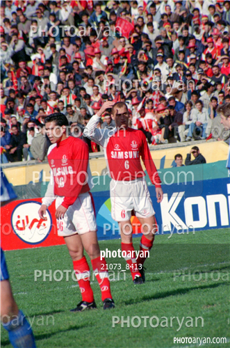 بازیکنان دهه های مختلف فوتبال ایران 4-امیر حسین اصلانیان,ابراهیم تقی پور,