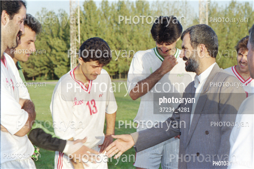 بازیکنان دهه های مختلف فوتبال ایران 11-علی دایی  Ali Daei,جواد منافی,جواد زرینچه,علیرضا دلیخون,