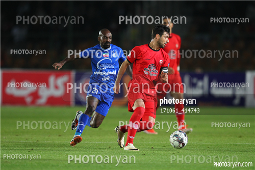 استقلال 0-تراکتور 2    (1403/08/10)-