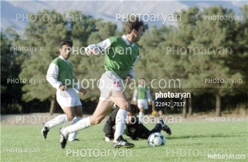 بازیکنان دهه های مختلف فوتبال ایران 9-اسماعیل حلالی,مهدی مهدوی کیا,پرویز برومند,