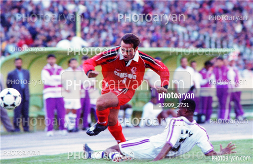 بازیکنان دهه های مختلف فوتبال ایران 10-علی کریمی Ali Karimi,