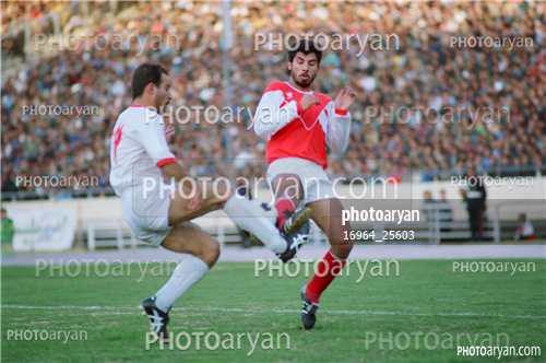 بازیکنان دهه های مختلف فوتبال ایران 1-مجتبی محرمی,