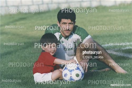 بازیکنان دهه های مختلف فوتبال ایران 40-کریم باقری,