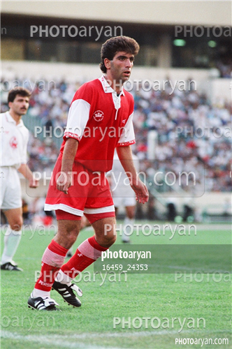 بازیکنان دهه های مختلف فوتبال ایران 2-بهروز رهبری فر,