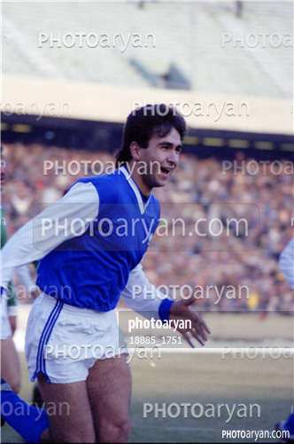 بازیکنان دهه های مختلف فوتبال ایران 3-کوروش تشت زر,