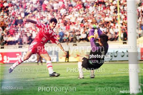 بازیکنان دهه های مختلف فوتبال ایران 2-علی دایی  Ali Daei,