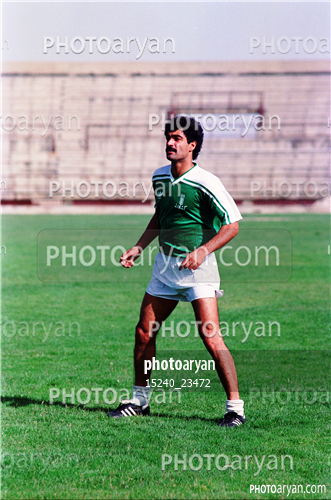 بازیکنان دهه های مختلف فوتبال ایران 2-سیروس قایقران,