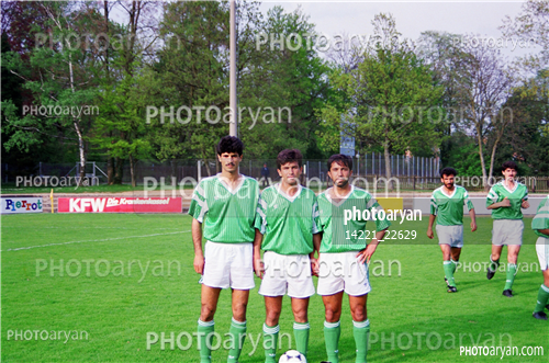 بازیکنان دهه های مختلف فوتبال ایران 1-امیر موسوی نیا,حمید استیلی,علی دایی  Ali Daei,علی اصغر مدیر روستا,کریم باقری,