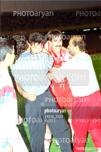 بازیکنان دهه های مختلف فوتبال ایران 3-افشین پیروانی,علی دایی  Ali Daei,