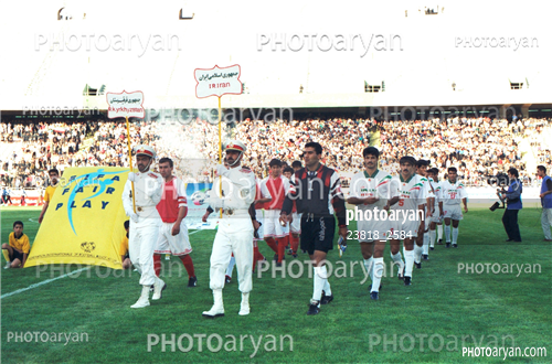 بازیکنان دهه های مختلف فوتبال ایران 10-احمدرضا عابدزاده Ahmad Reza Abedzadeh,افشین پیروانی,علی دایی  Ali Daei,ورود تیم ها,